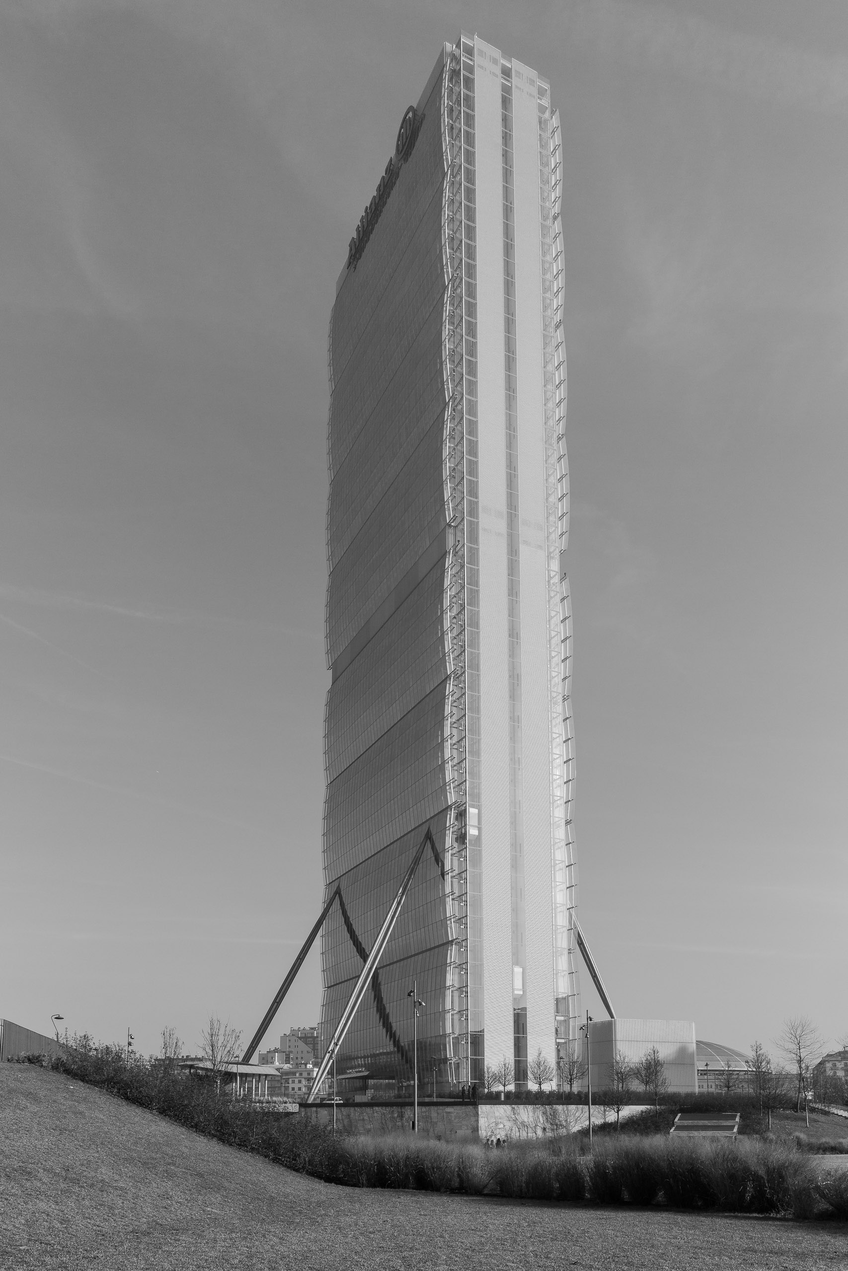 Il Dritto Torre (Isozaki Tower)
