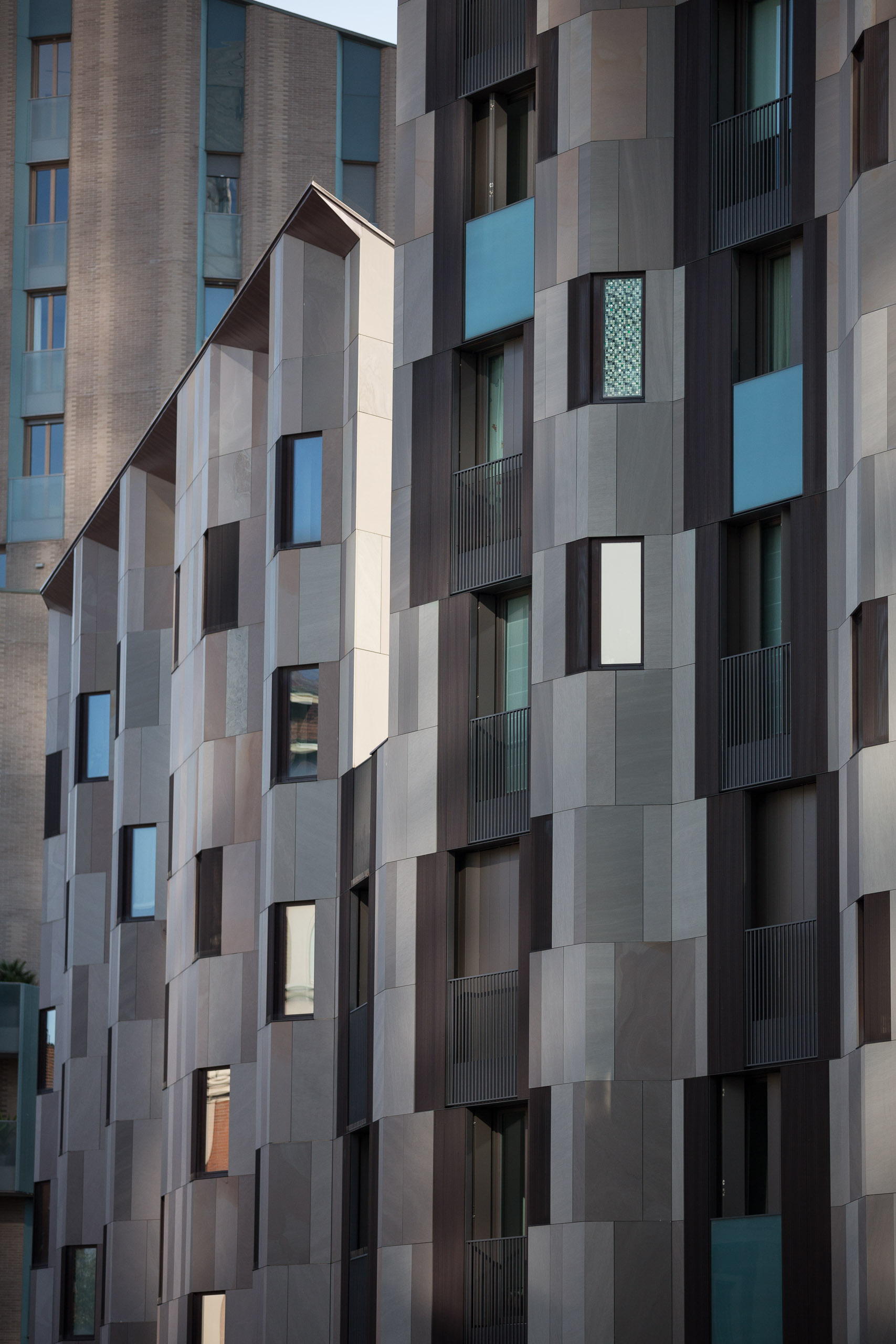 Piazza Gae Aulenti, building detail
