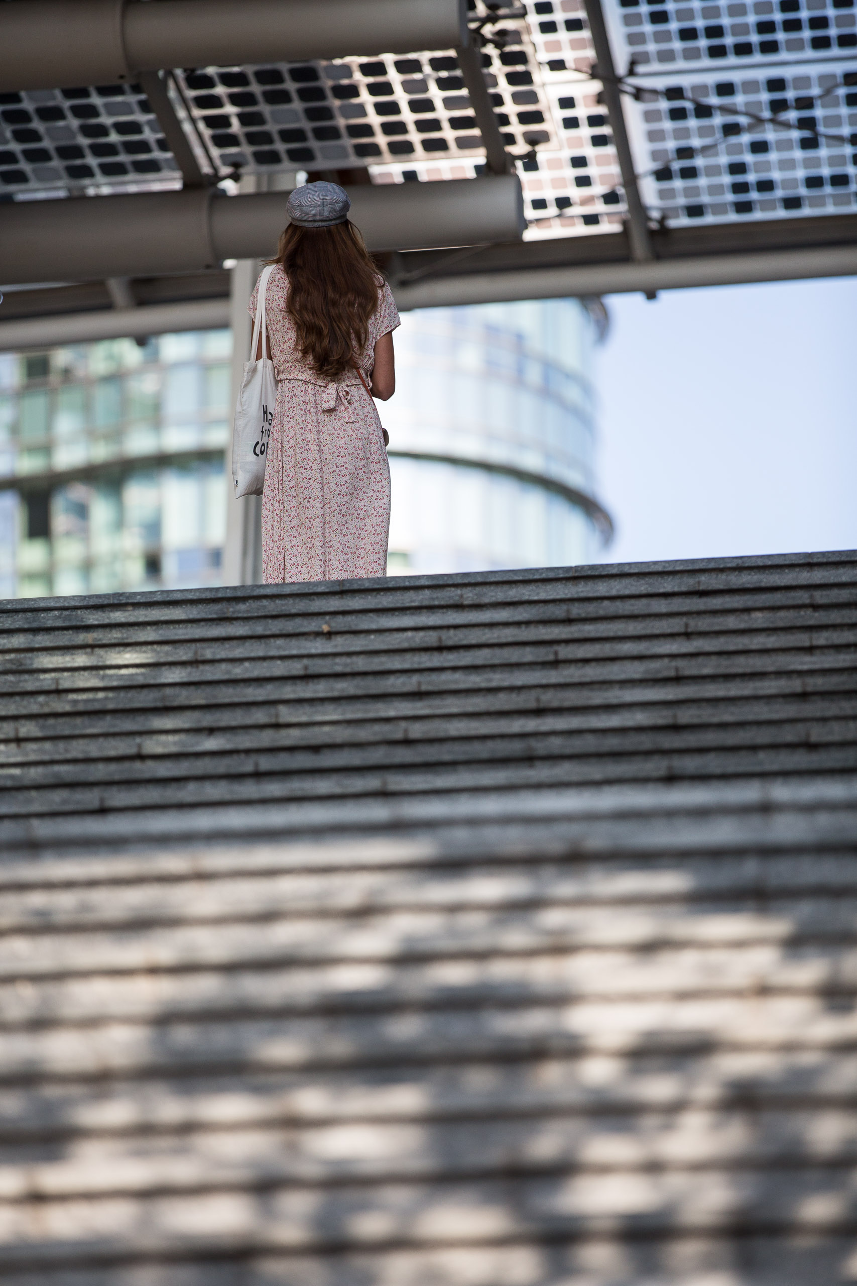 Piazza Gae Aulenti, waiting for