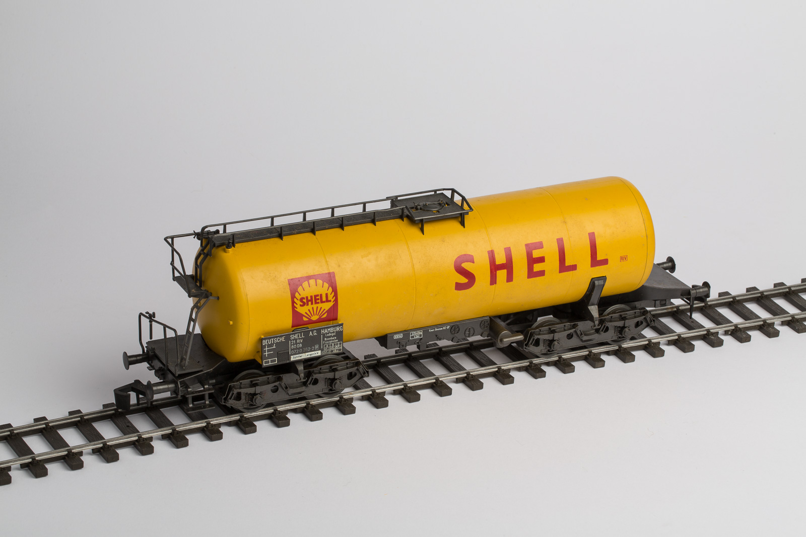 "Shell" tank car