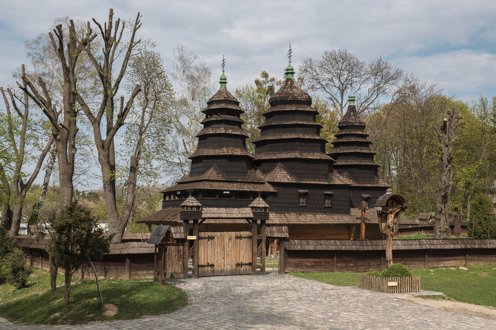 Khram Premudrosti Bozhoyi Monakhiv Studiysʹkoho Ustavu Uhkts